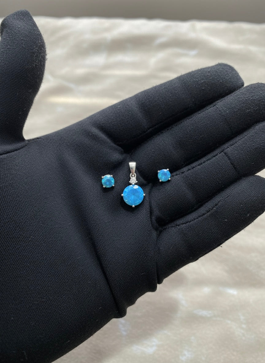 Elegant Blue Stone Pendant & Earrings Set – Silver Finish