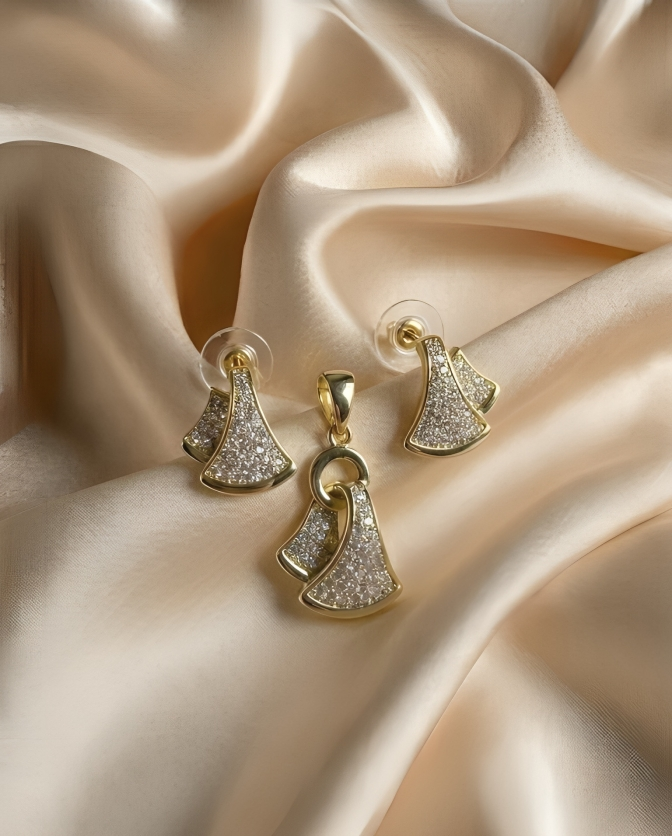 Luxury Gold Fan Design Pendant & Earrings Set – Crystal Pave